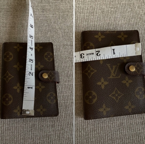 Authentic Louis Vuitton Agenda/Passport/Credit Card - Picture 11 of 11
